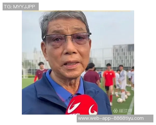 海港俱乐部与球迷代表共庆20岁生日徐根宝携手回归崇明基地温情时刻